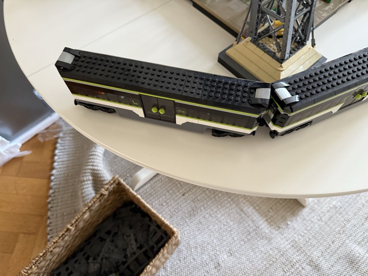Lego Jeux de construction: RAILS + Train de voyageurs LEGO 60337 avec télécommande – D'occasion à Bulle par fra_7wng 3