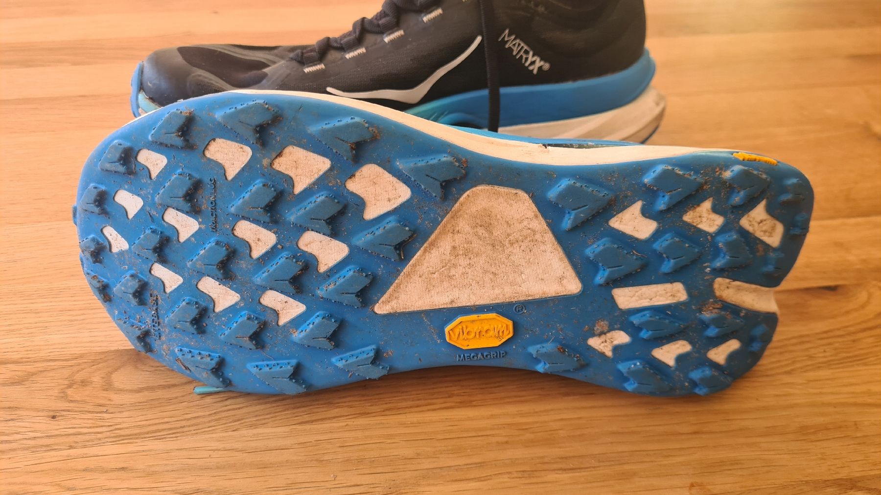Hoka One One Scarpe da uomo: Hoka Tecton X3, taille 44 – Nuovo (secondo la descrizione) da Corbeyrier venduto da hel_t5mq 3