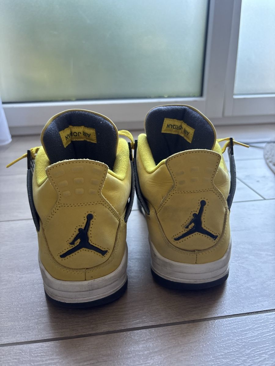 Scarpe da uomo: Air Jordan 4 Thunders – Usato da Zug venduto da jul_c5pf 4