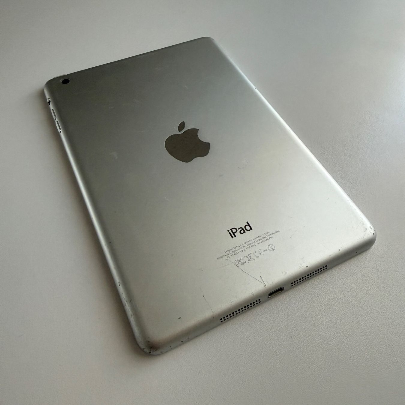Apple Tablet PC: iPad Mini Wi-Fi A1432 Weiß Silber, mit iCloud Sperre – Difettoso da Basel venduto da MY.AIRPODS.SHOP 5