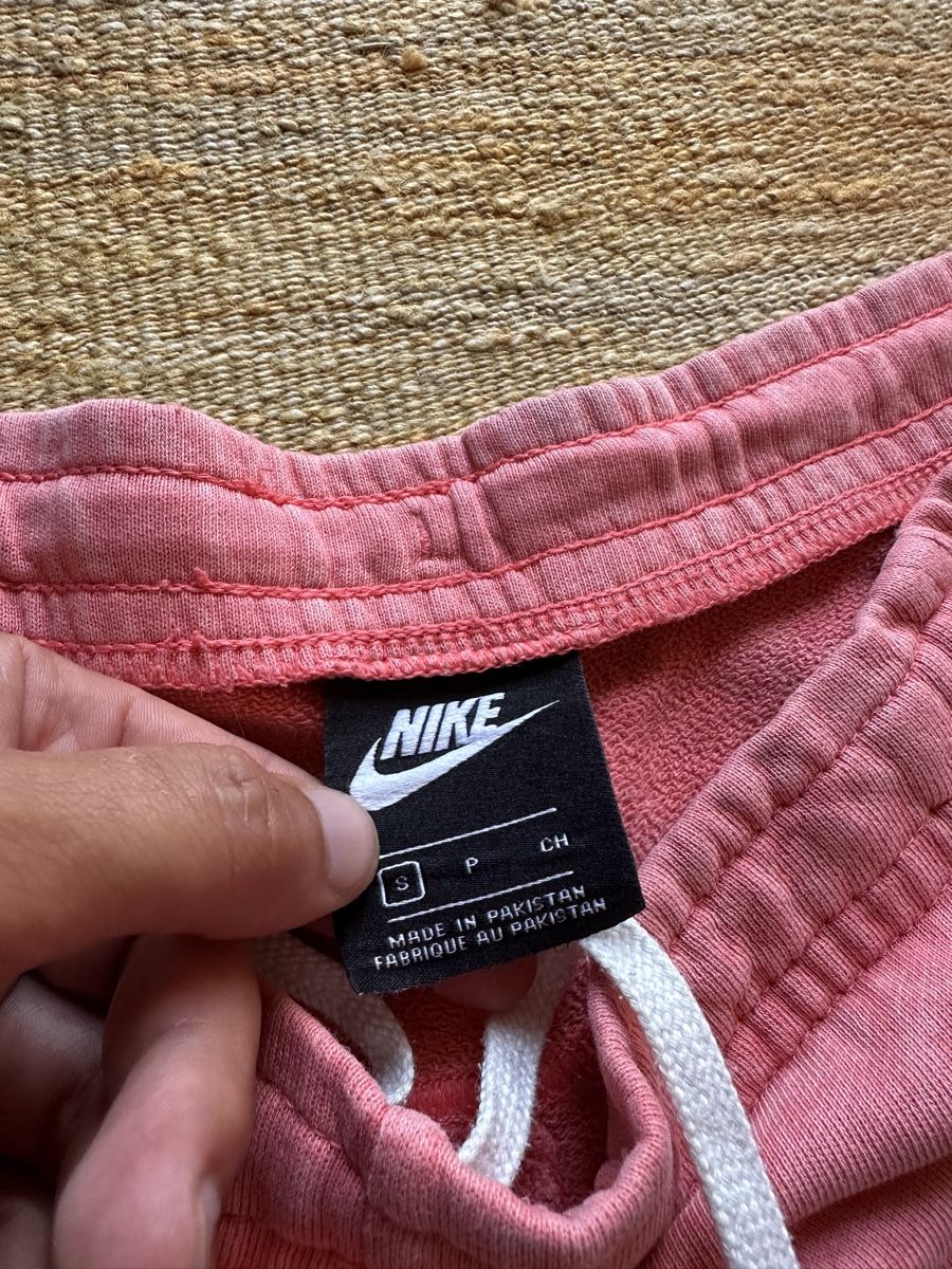 Nike Pantaloni: Nike pink short + Nike ACG short – Usato da Villars-Burquin venduto da Iliasso 1