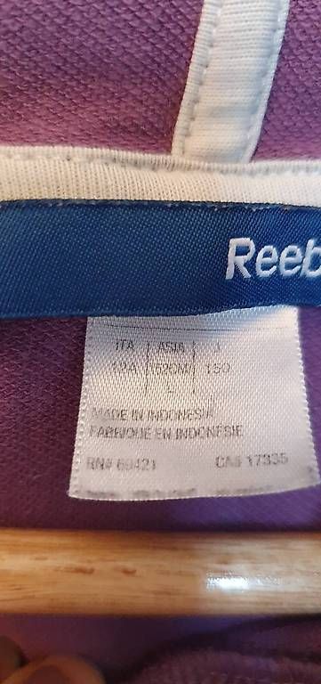 Blouses, T-shirts & Tops: Reebok pull fille 12 ans 150 – D'occasion à Prilly par RoDyRe 3