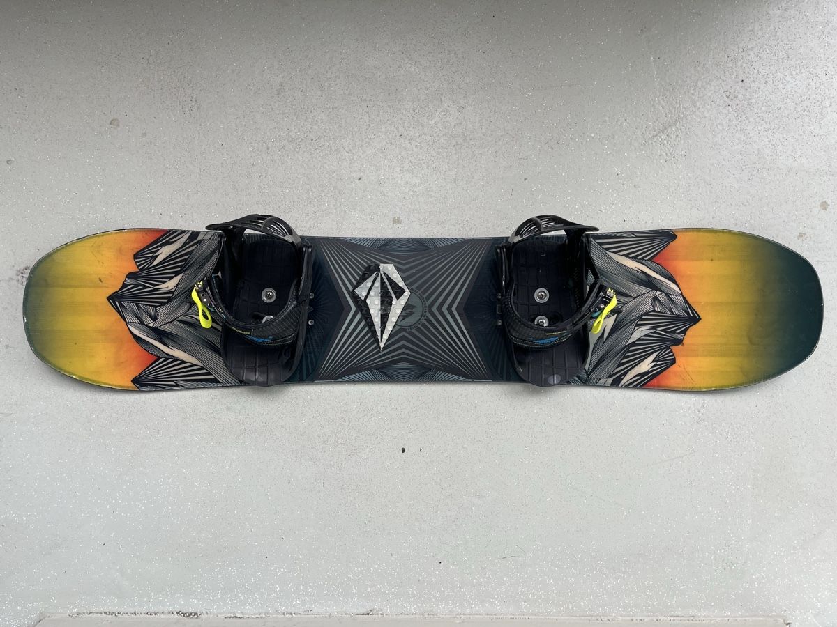 Jones Board: Top Jones Snowboard 115cm inkl. Bindung – Usato da Horgen venduto da pupcia01 1
