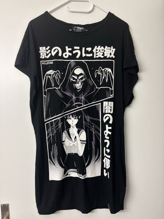 Langes Tshirt von Killstar mit Anime Aufdruck Gothic Style M