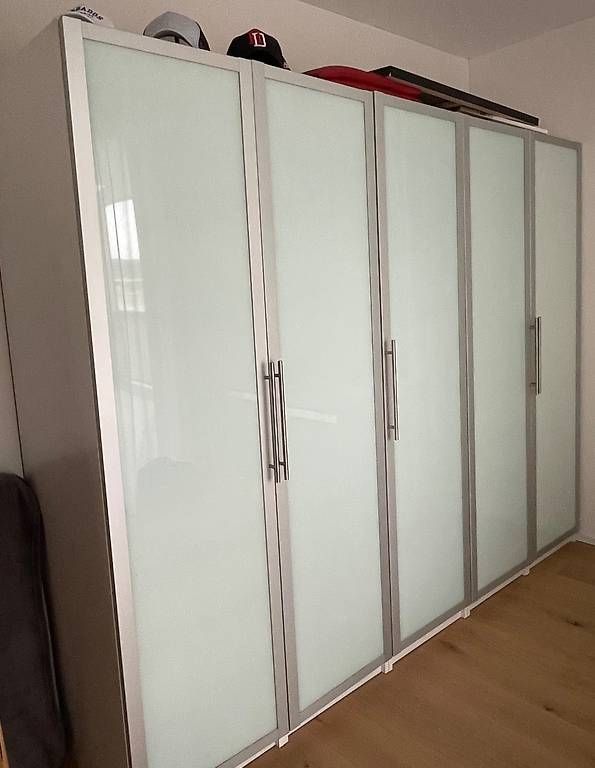 Ikea Armadi: IKEA Schrank 5- türig – Usato da Rain venduto da Kalbis