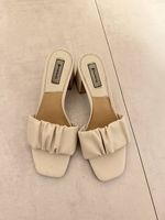 Beige Sandalen mit Blockabsatz