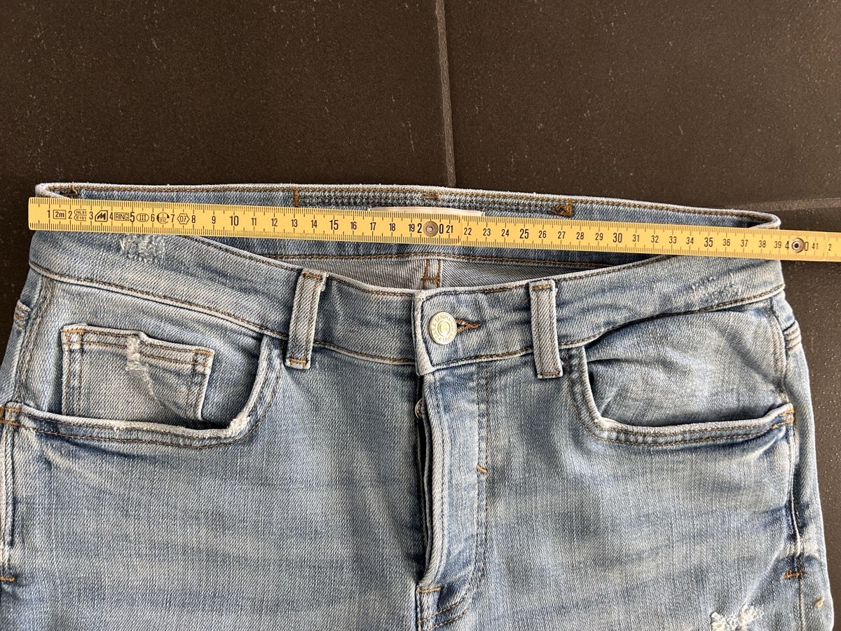Zara Jeans: Jeans von Zara, Grösse 42, hellblau – Usato da Erlinsbach SO venduto da hallon480 6