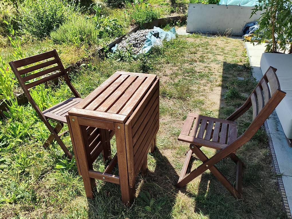 Set di tavolo e panche: IKEA Klapptisch Gartentisch mit 2 Stühlen, platzsparend – Usato da Beinwil (Freiamt) venduto da pat_h6j6 2