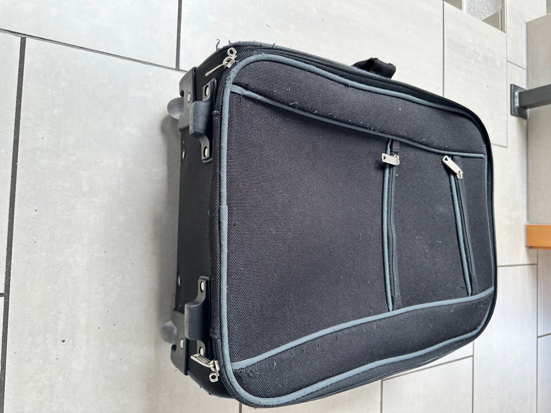 Valigie: Handgepäckkoffer mit Rollen – Usato da Kestenholz venduto da Cdk10 1