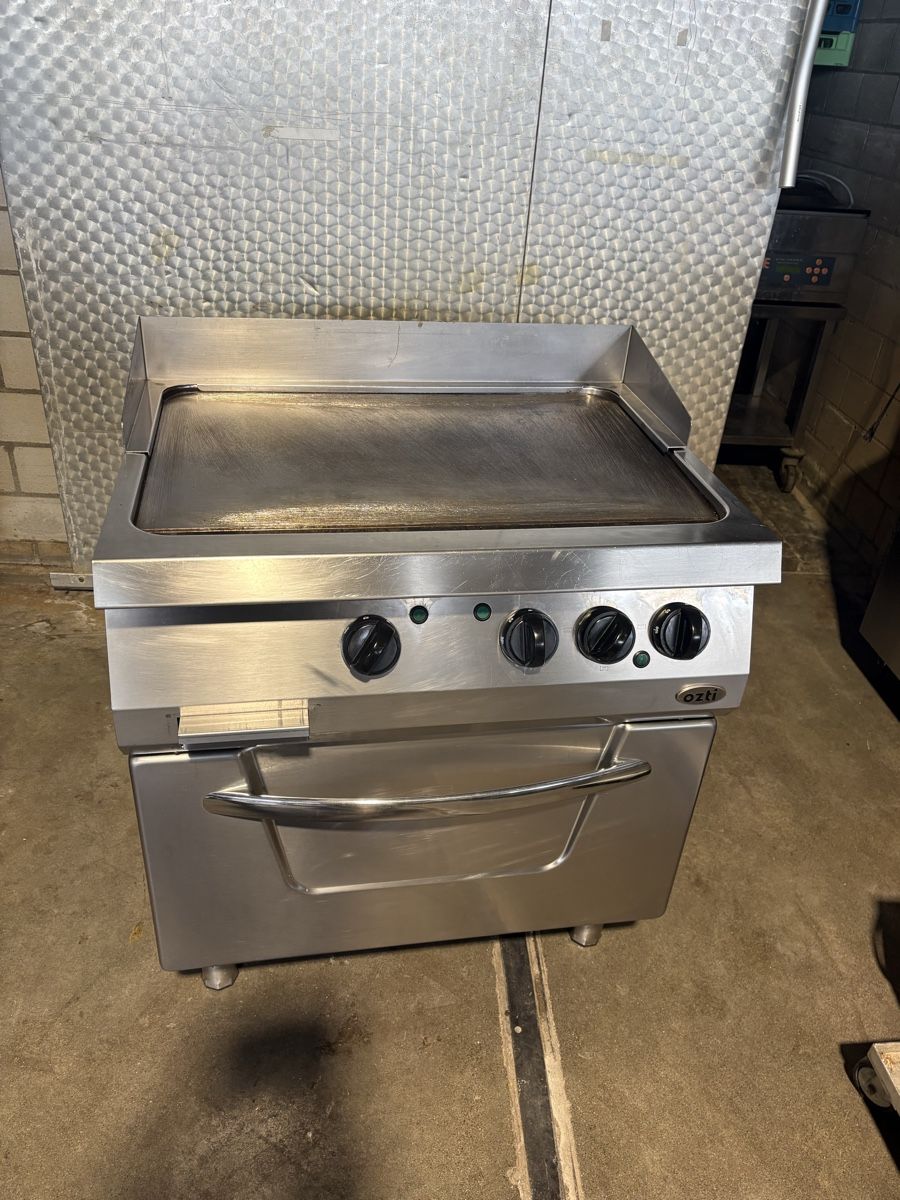 Elettrodomestici da cucina: Grillplatte mit Backofen – Usato da Wohlen AG venduto da Moh80 7