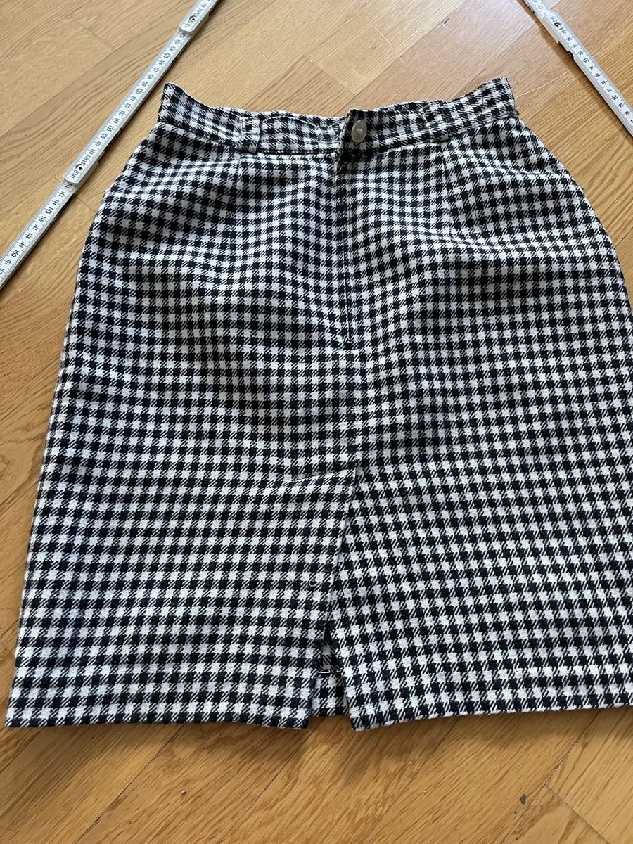 Gonne: Rock Schicker Karorock Gr. 38 schwarz/weiss elegant – Usato da Rüschlikon venduto da Lajniii 8