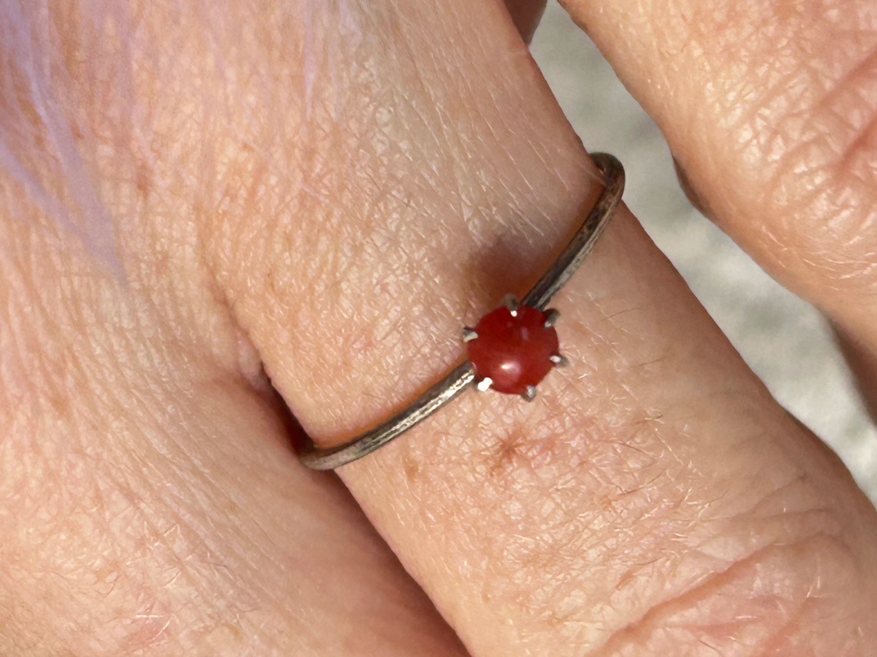 Anelli: Ring mit rotem kleinen Stein  (Gr. 55) – Usato da Laufen venduto da Bellebellezza 3