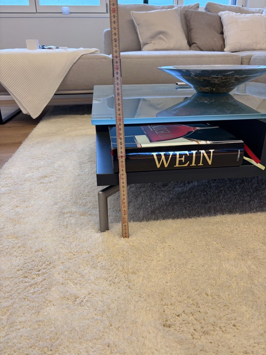 Tische: Couchtisch, Top Zustand, 80x80 cm – Neu (gemäss Beschreibung) aus Niederbüren von Est4 3