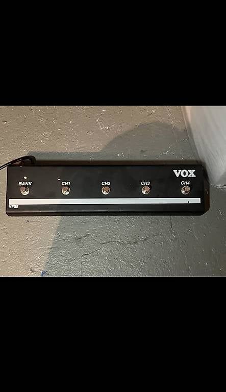 Amplificatori: VOX VT100X & Footswitch – Usato da La Neuveville venduto da mar_8f2j 1