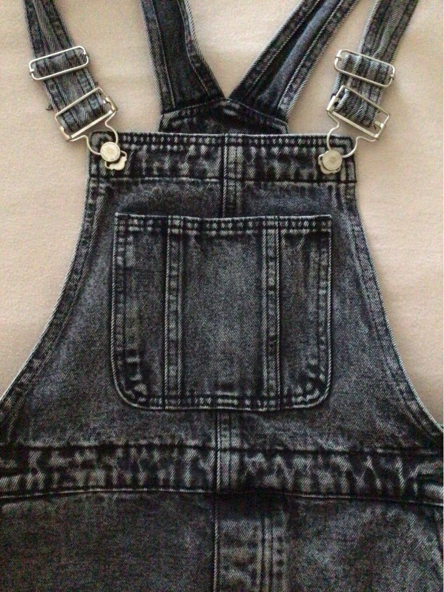 Jeans: Kurze Denim Latzhose Gr. M – Gebraucht aus Steffisburg von lar_x57s 1