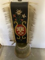 Glocke mit schönem Riemen