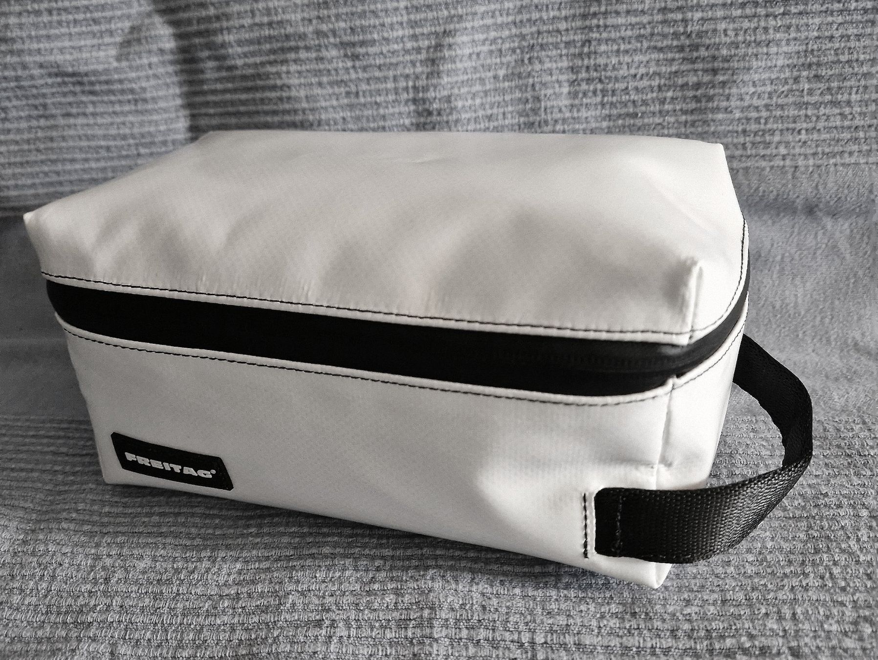 Freitag Custodie per cosmetici: Freitag Necessaire F36 Wayne – Nuovo (secondo la descrizione) da Biel/Bienne venduto da ypslilon
