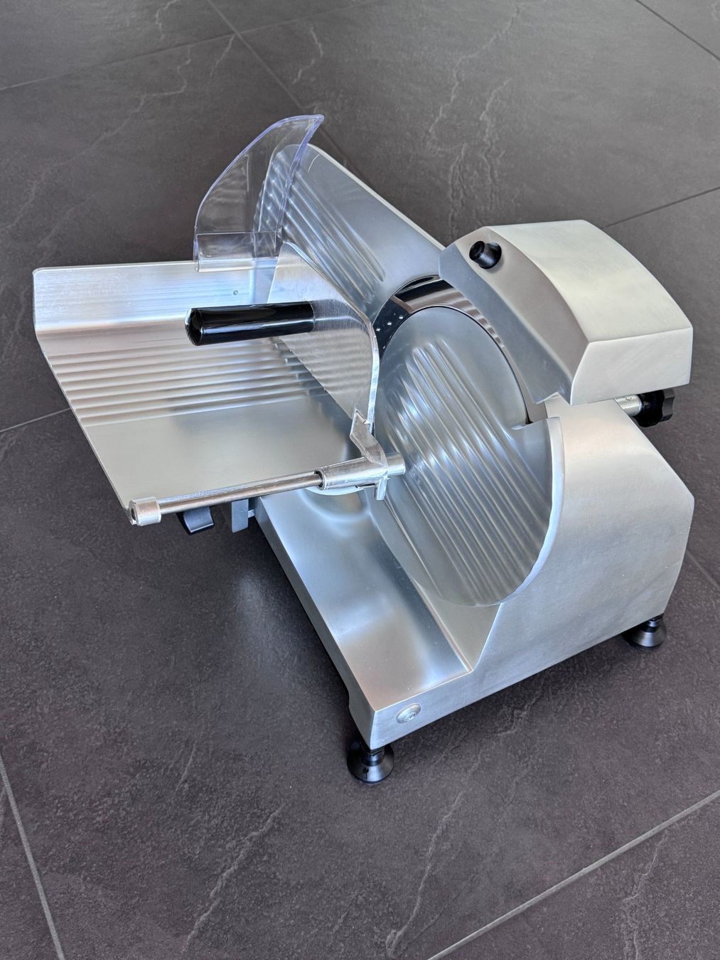 Elettrodomestici da cucina: Aufschnitt- Fleischmaschine mit Schärfkopf integriert – Usato da Dagmersellen venduto da Maa0 1