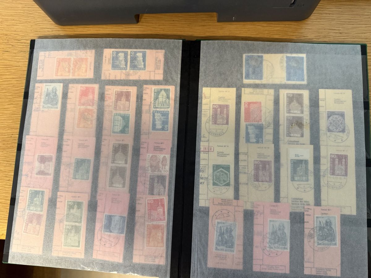 Tous les timbres: Album mit Postabschnitten Schweiz – D'occasion à Murgenthal par Tina_4055 4