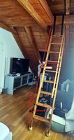 Holzleiter / Holztreppe mit Handlauf