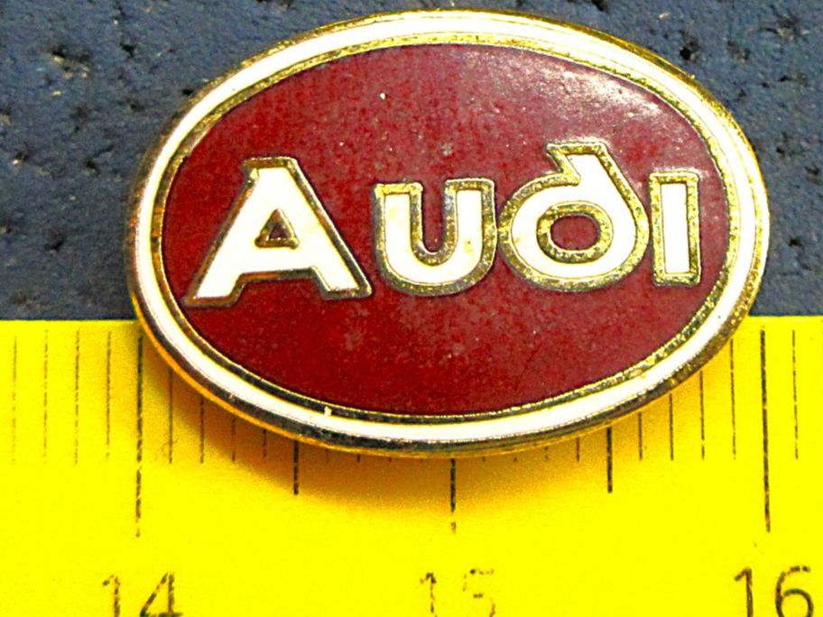 Audi Plaketten & Abzeichen: AUDI AUTO LOGO ENAMEL PIN MIT SECURITY-CLIP – Gebraucht aus Ettingen von Hausi4711 1