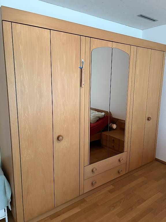 Schränke: Kleiderschrank – Gebraucht aus Villnachern von stephanieomlin