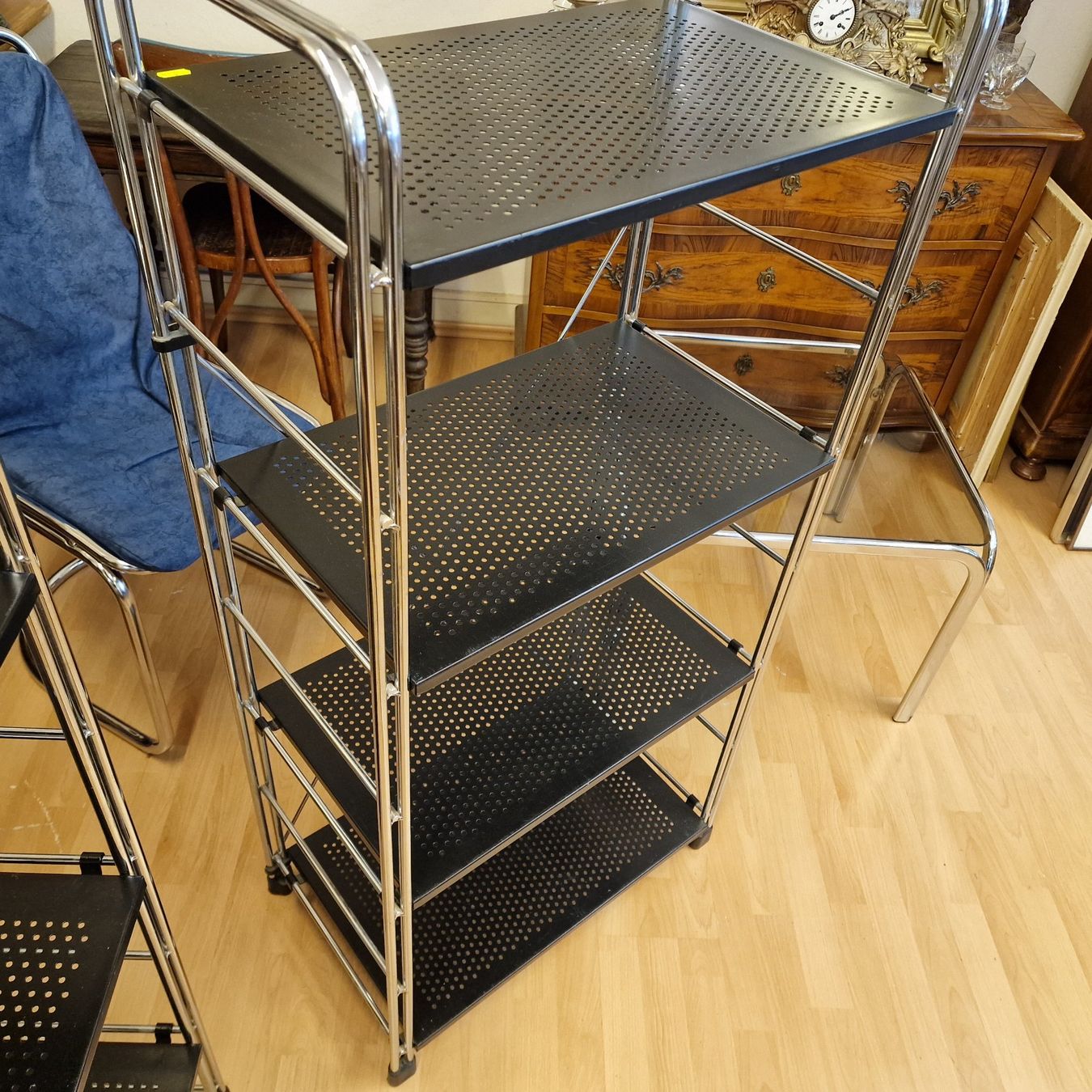 Scaffali: Modernes Regal, flexibel einsetzbar. Demontierbar. – Usato da BERN venduto da Intarsia 1