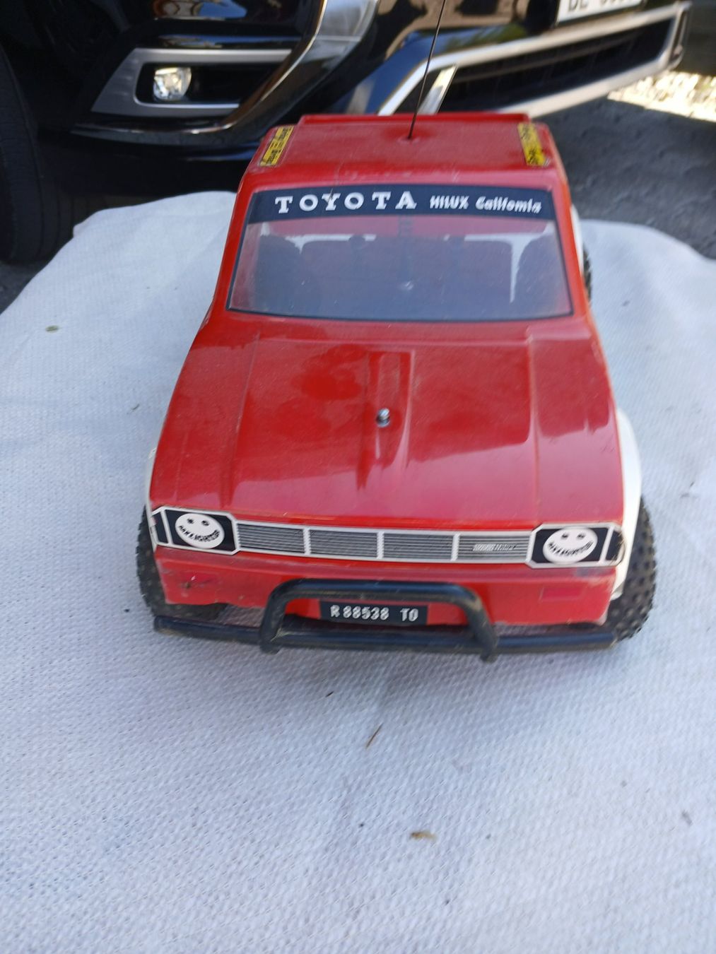 Kyosho Modellismo RC: Kyosho Toyota Hilux (Oldtimer) – Usato da Rüegsbach venduto da Rover110 1