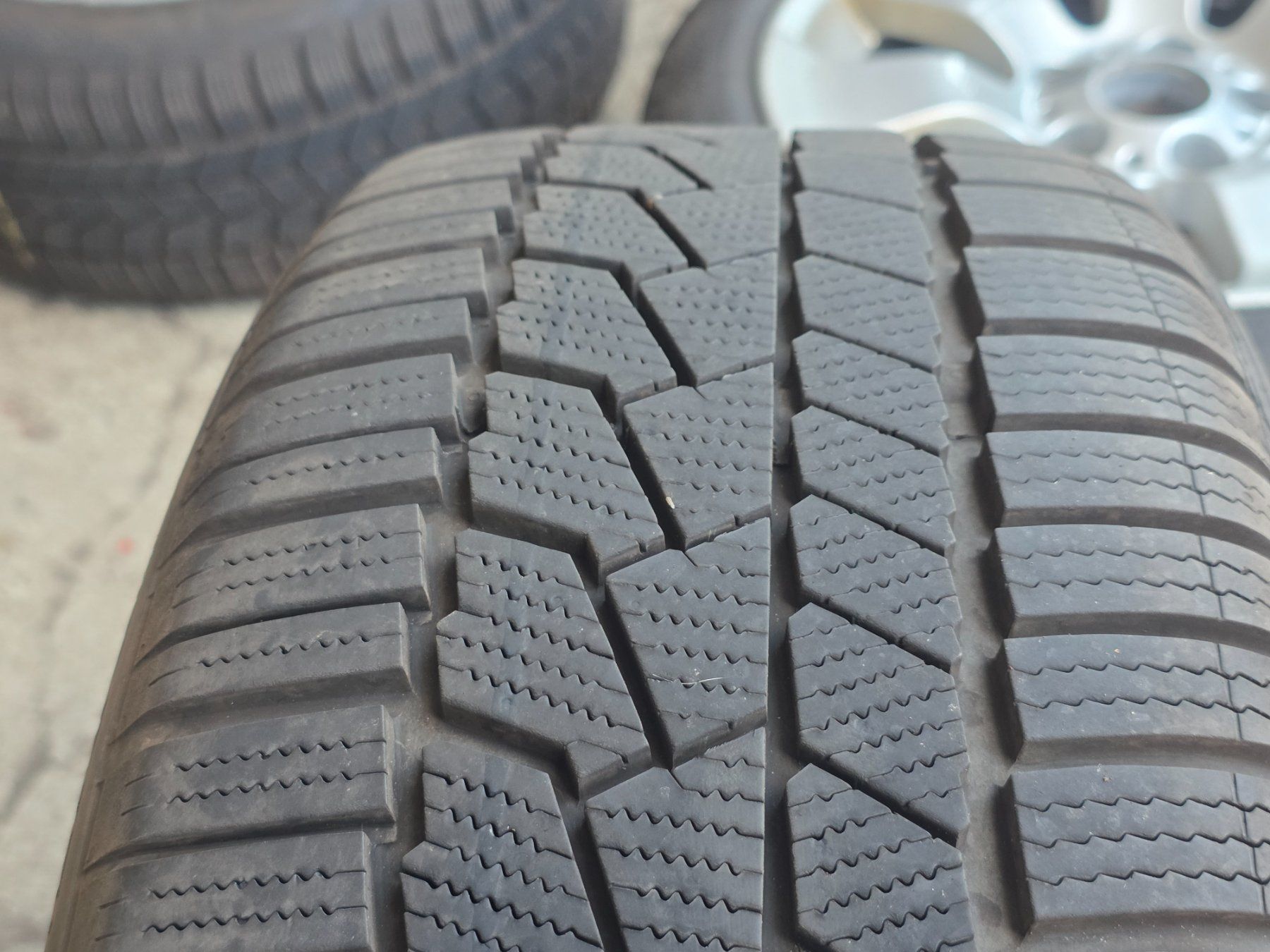 BMW Pneus & Roues: BMW Winterräder E90 E91 E92 E93 – D'occasion à Aarberg par power80 7