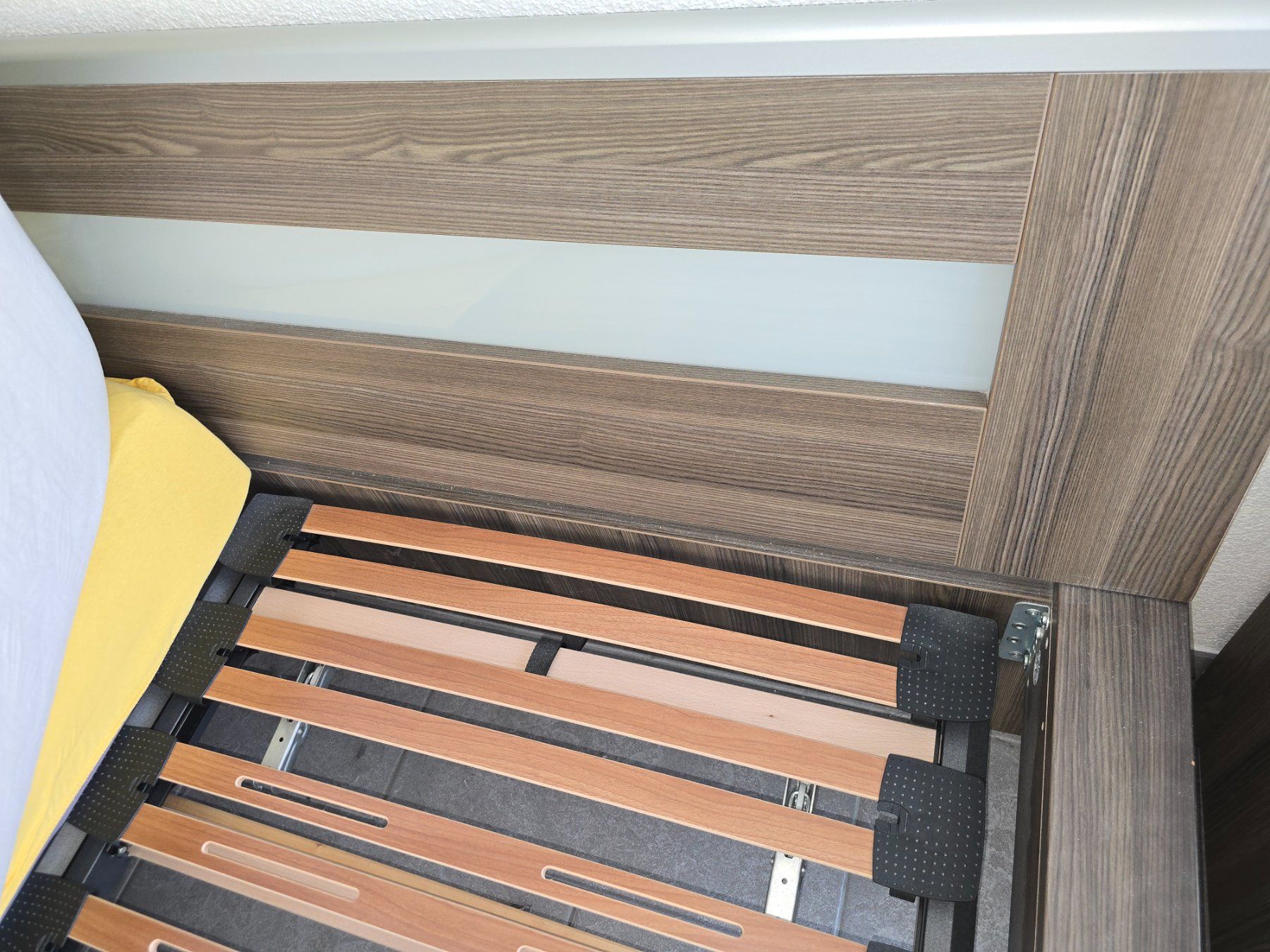 Betten: Schönes, einwandfreies Bett – Gebraucht aus Strengelbach von Mosers 1