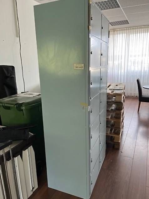 Armadi: Metalschrank mit abschliessbaren Boxen – Usato da Ziefen venduto da chr_6wmc 1