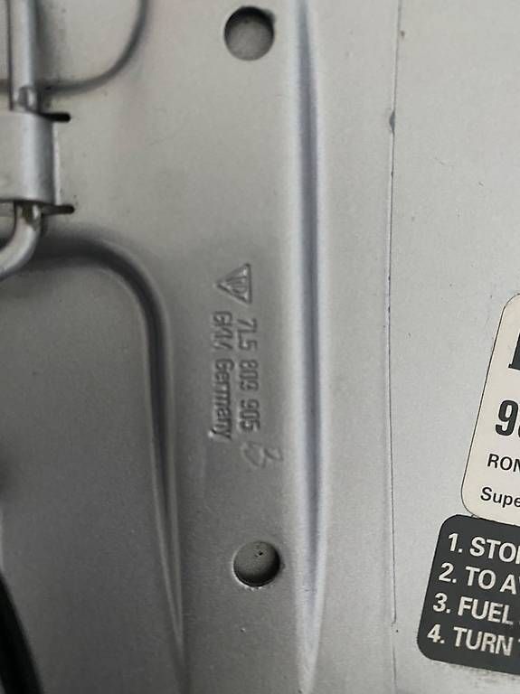 Tutti pezzi di ricambio auto: Porsche Cayenne Tankdeckel Tankklappe – Usato da Langnau am Albis venduto da Monikacv16 2