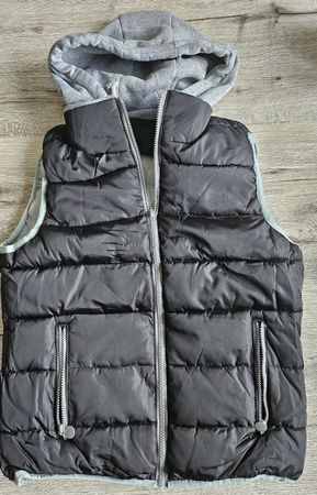Schwarze Damenweste mit Kapuze, Gr. S, Neu!
