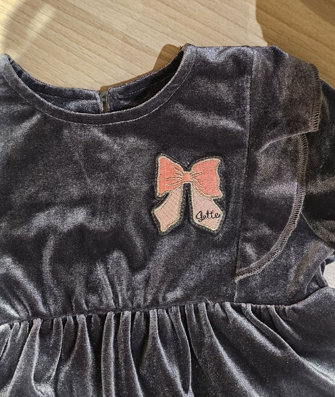 Kleider & Röcke: Hübsches Kinder- Samtkleid von Jette – Neu (gemäss Beschreibung) aus Fehraltorf von Sumin 1