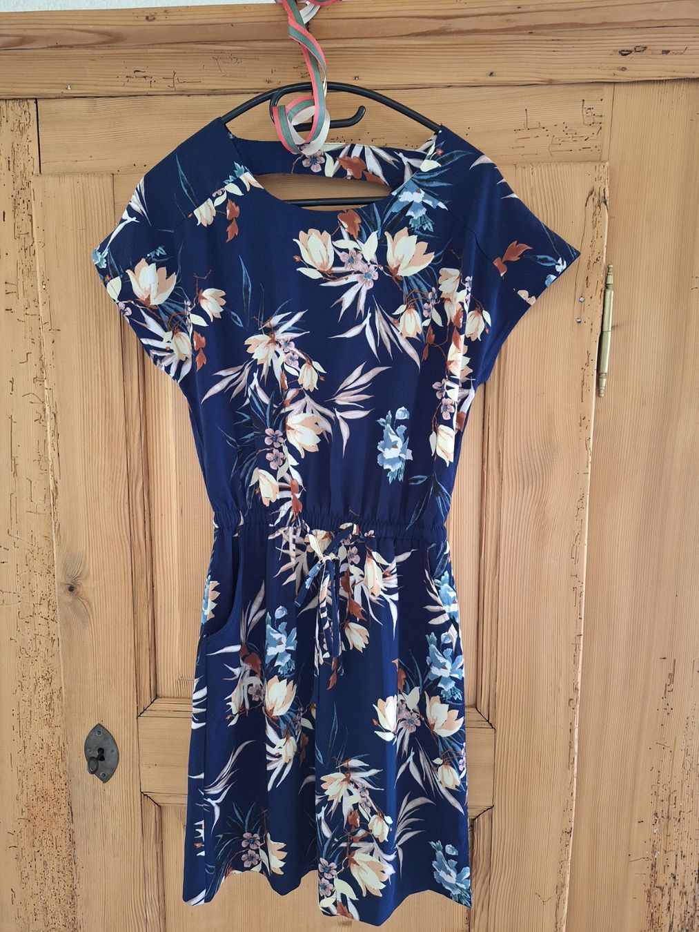 Only Vestiti: Sommerkleid Only Gr. 34 – Nuovo (secondo la descrizione) da Andelfingen venduto da Rihanna9