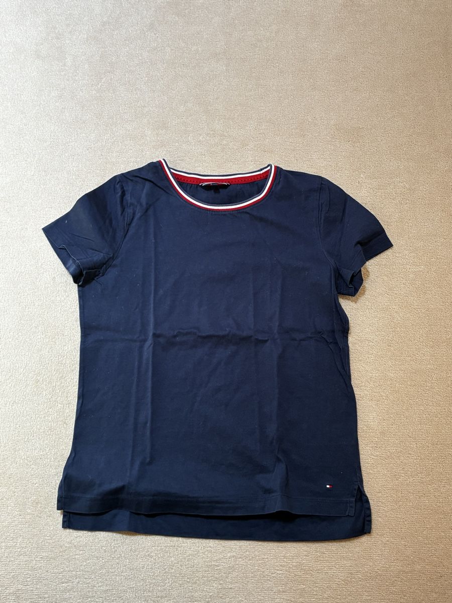 Tommy Hilfiger T-shirt: Tommy Hilfiger T-Shirt – Usato da Schaan venduto da RicX-10