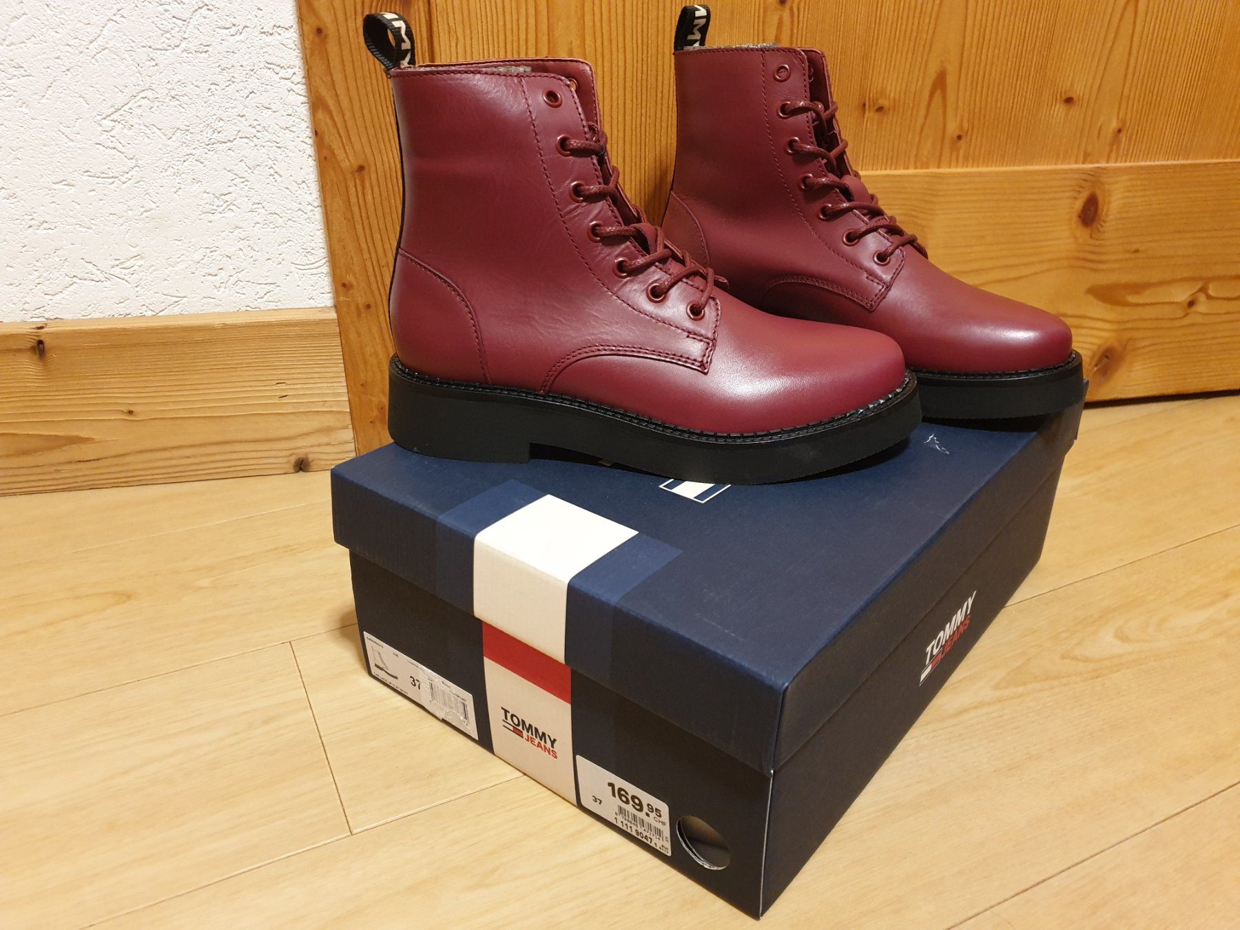 Tommy Hilfiger Scarpe da donna: Tommy Jeans Flat Hilfiger Boots Gr. 37 – Nuovo (secondo la descrizione) da Val D Illiez venduto da SnowRoof