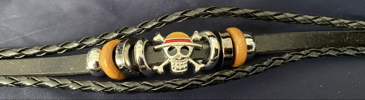 Bracciali & Braccialetti: One Piece Armband mit Strohhüte Emblem – Nuovo e nell'imballaggio originale da Allschwil venduto da Deal_Tiger99 1