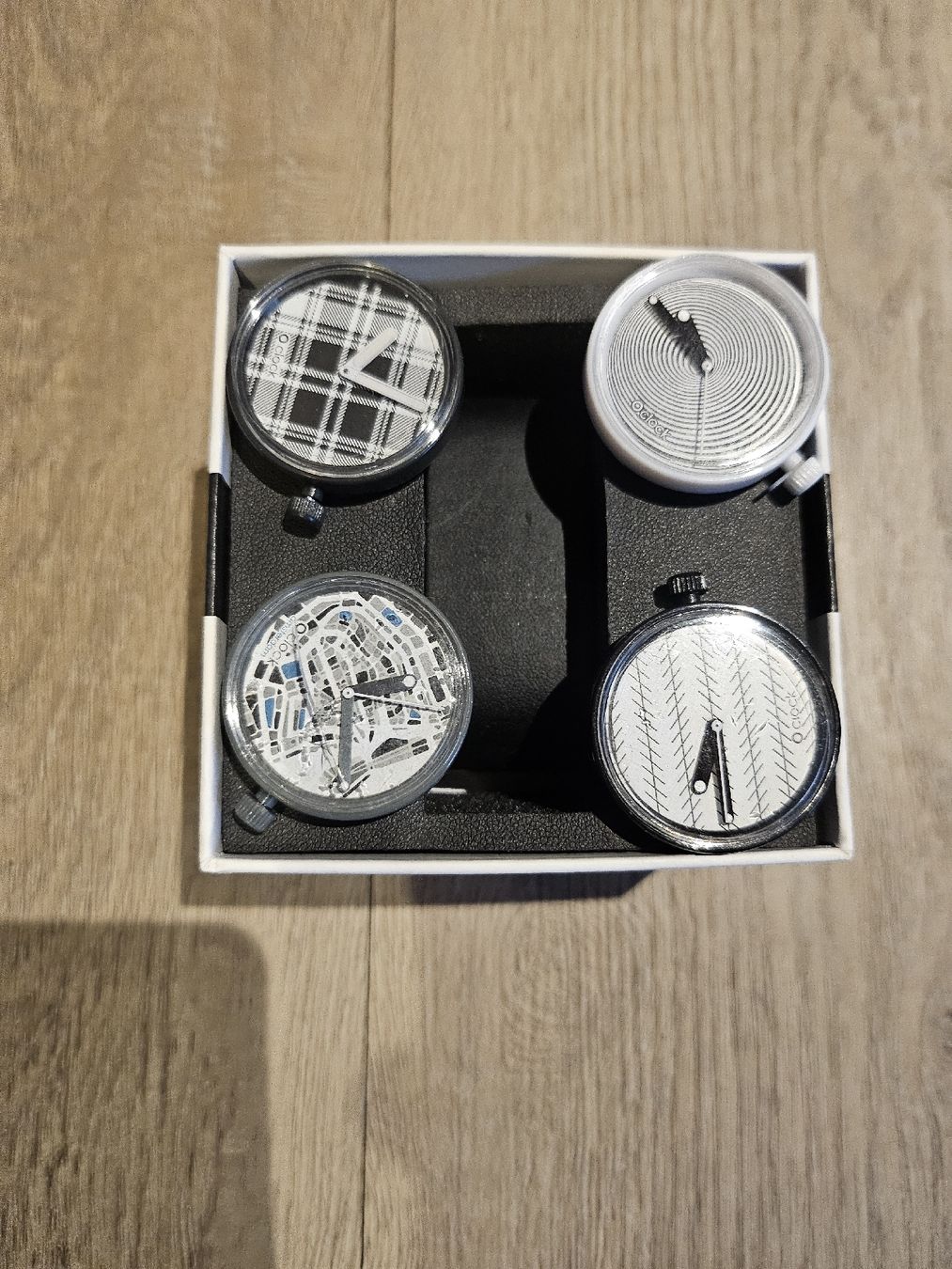 Orologi: Montre O Clock avec 7 cadrans interchangeables – Usato da Les Evouettes venduto da Studio-Design-29 1