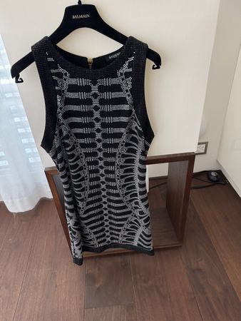 Balmain Kleid Grösse 40 schwarz mit Stickerei