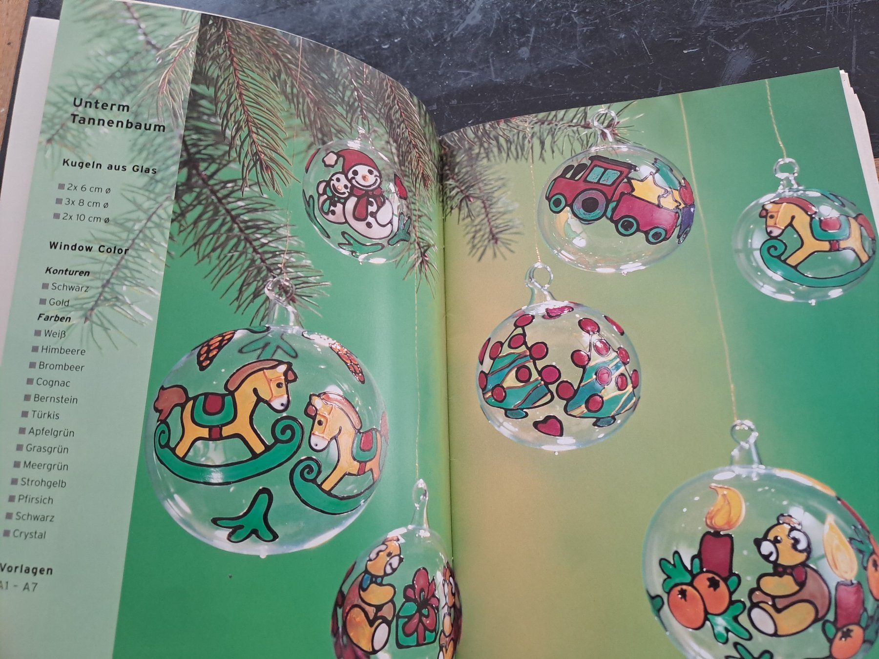 Libri: Bastelheft Window Color Weihnachtskugeln ChristophorusVerlag – Usato da Glashütten venduto da Schwebefisch 1