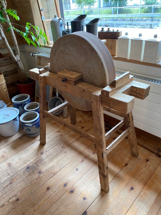 Aiguiseuses & polisseuses: Schleifstein – D'occasion à Lenk im Simmental par gwustu