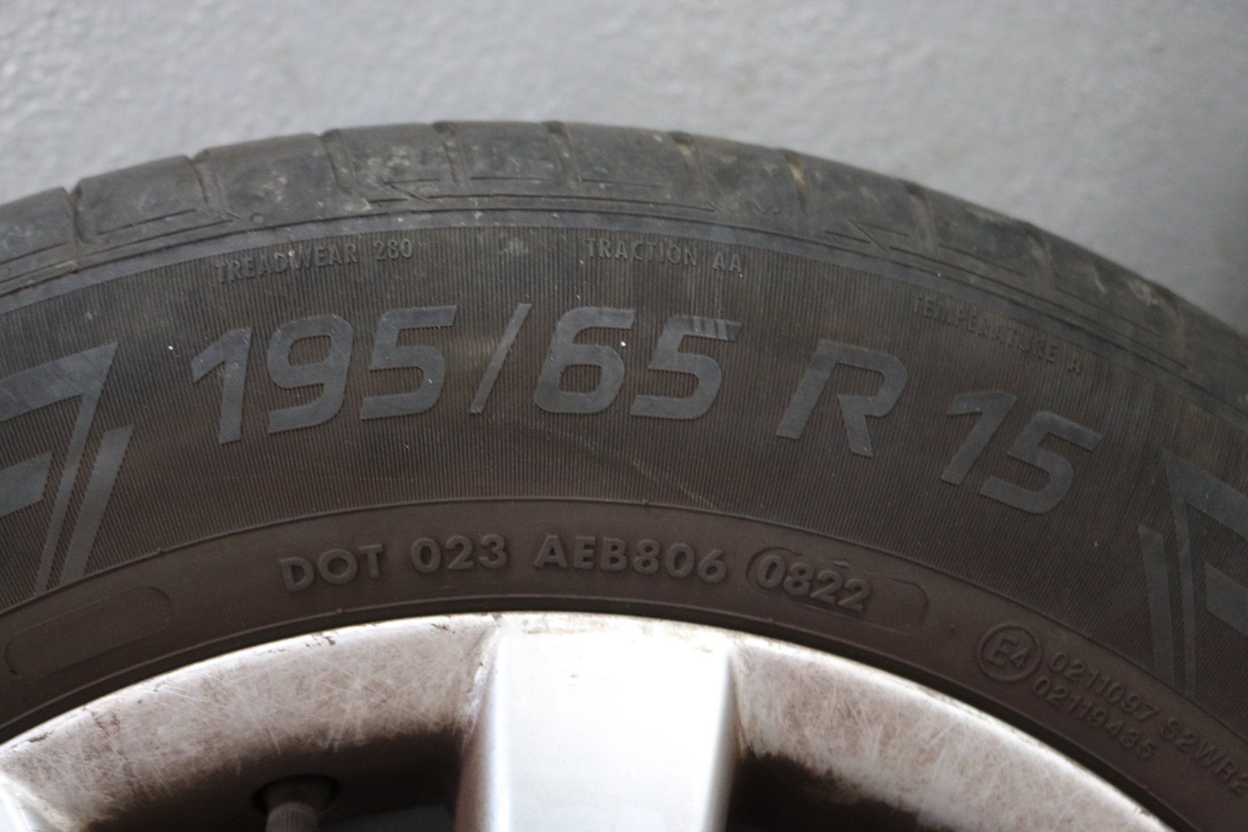 Volkswagen Pneus & Roues: VW Golf 5 Sommerräder – D'occasion à Huttwil par gropsuhu 3