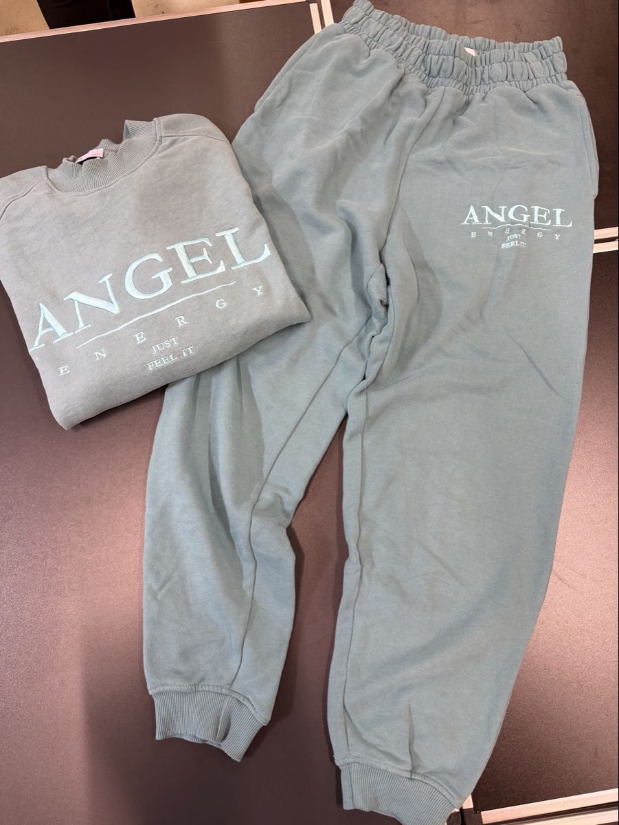 Bershka Lotti di vestiti: Bershka Angel Jogger Set Gr. M – Usato da Bern venduto da Natacha1997 4