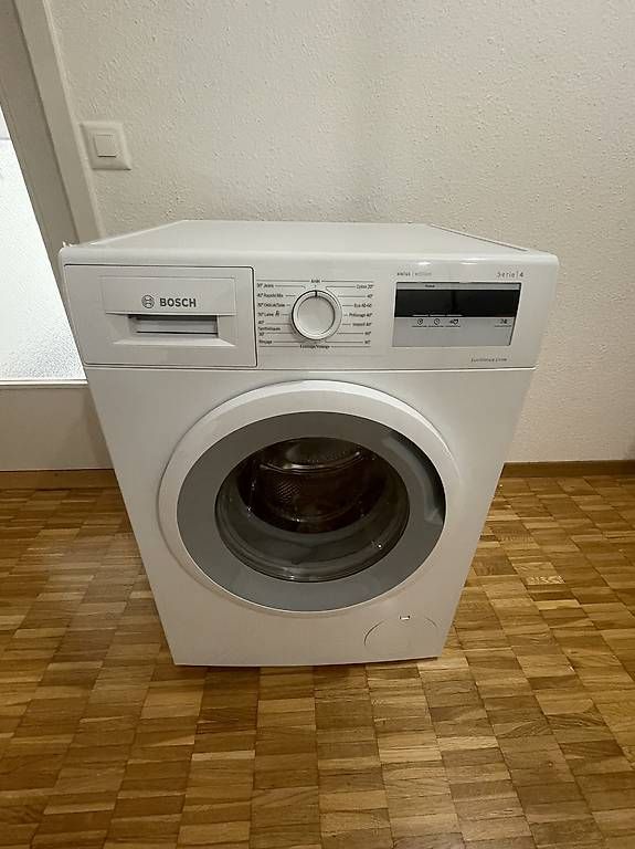 Machines à laver: Lave linge  – D'occasion à Gland par arifoglu
