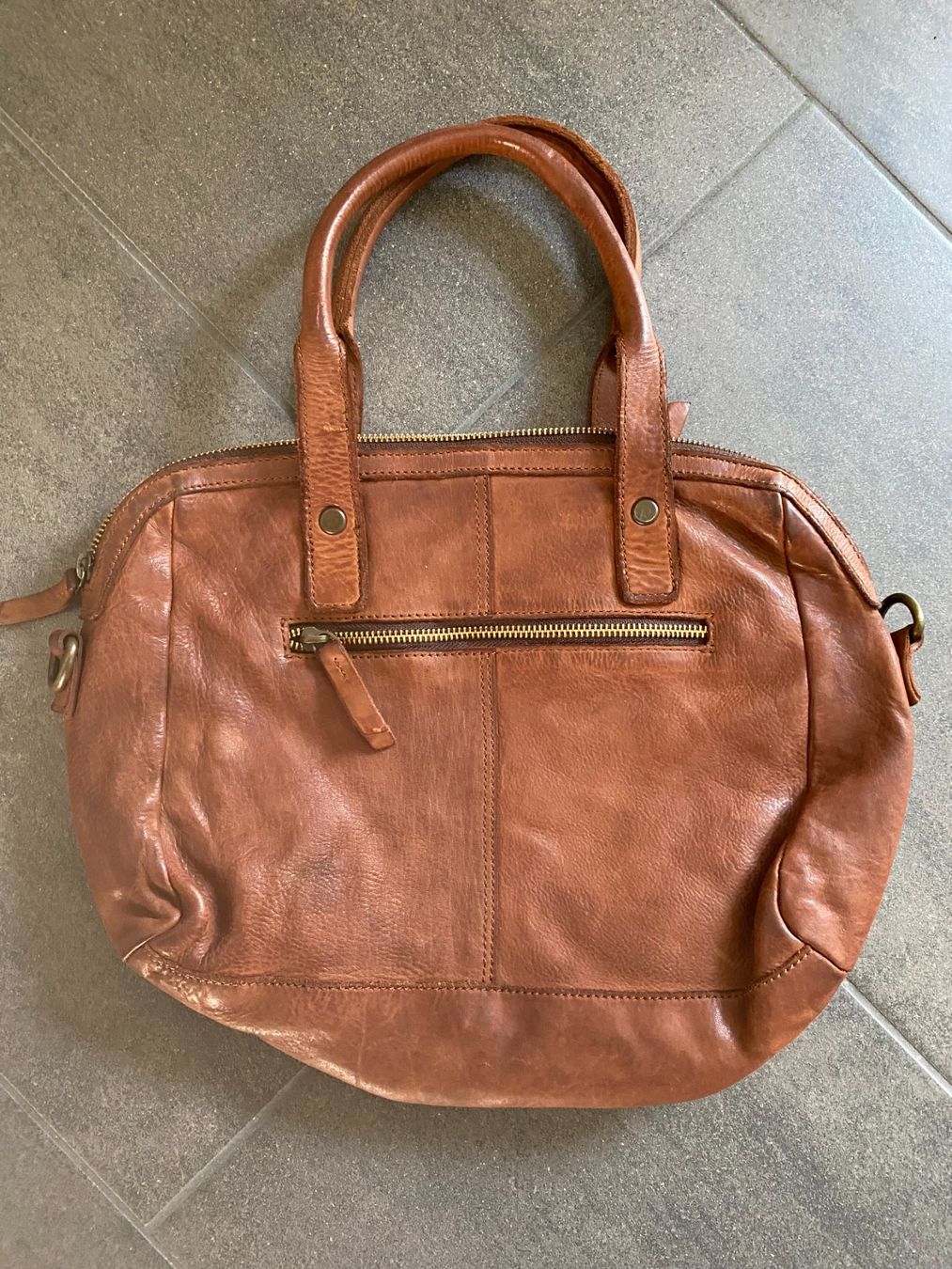 Borse da donna: Handtasche - Leder - 3 Innen- + 1 Aussenfächer mit Reissvers – Usato da Niederrohrdorf venduto da park5 1