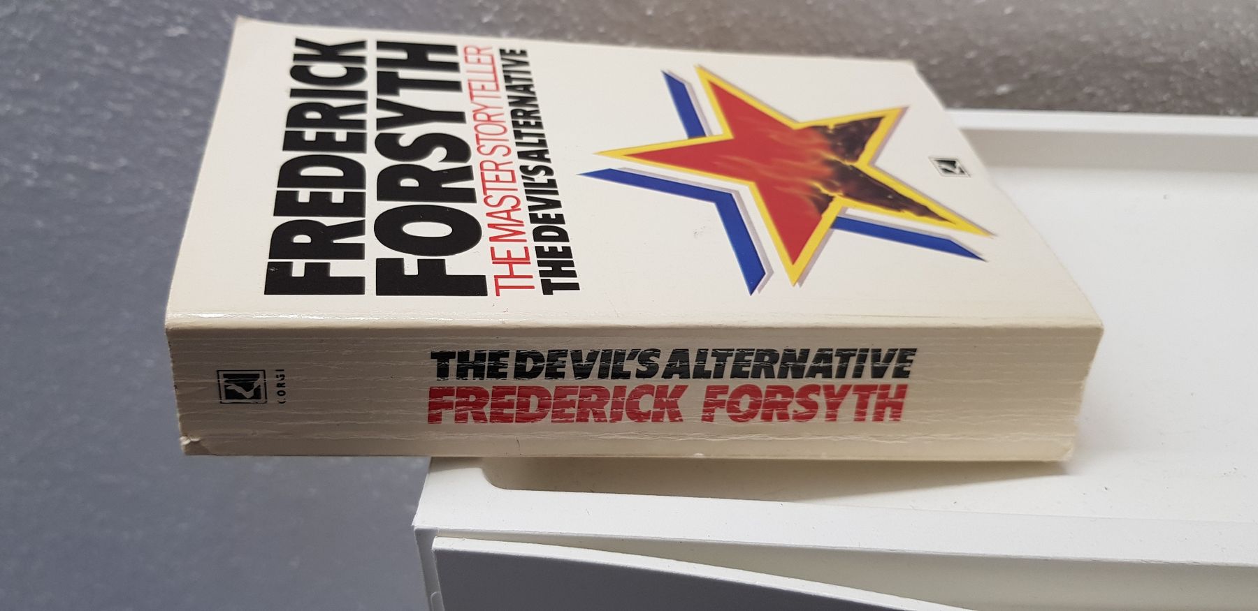 Libri: Frederick Forsyth The Devil's Alternative Thriller Buch – Usato da Zürich venduto da sb_t28m 2