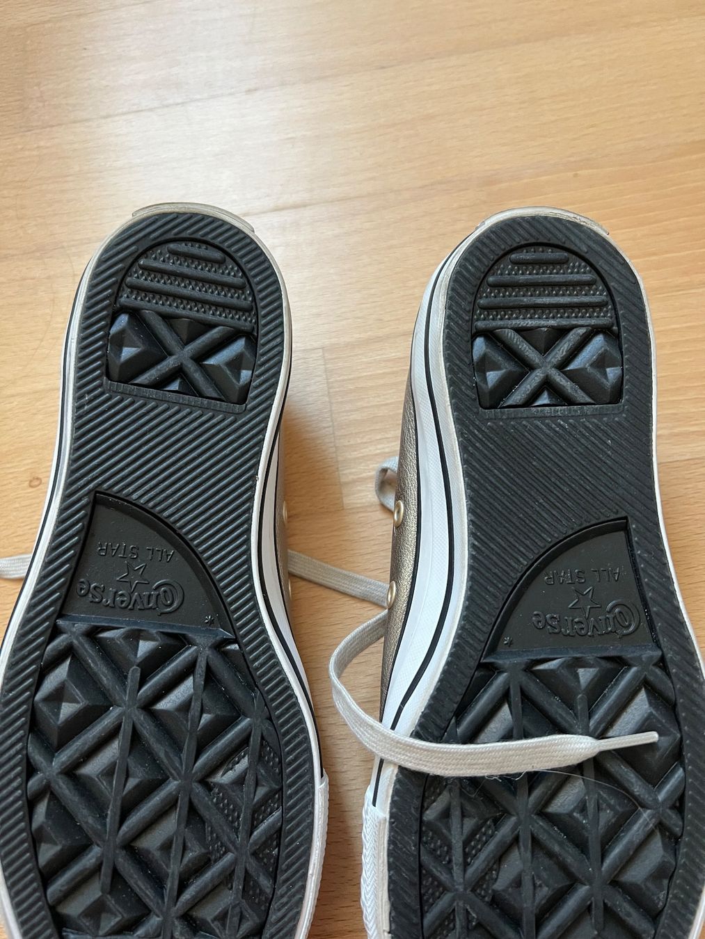 Converse Scarpe da donna: Converse Schuhe Grösse 37.5 – Usato da Rafz venduto da Esther90_ 1