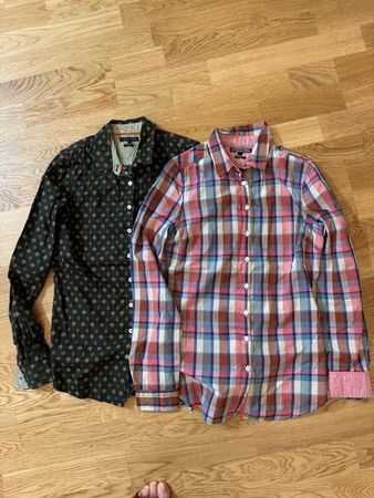 2 Hemden Tommy Hilfiger Gr.4 wie neu