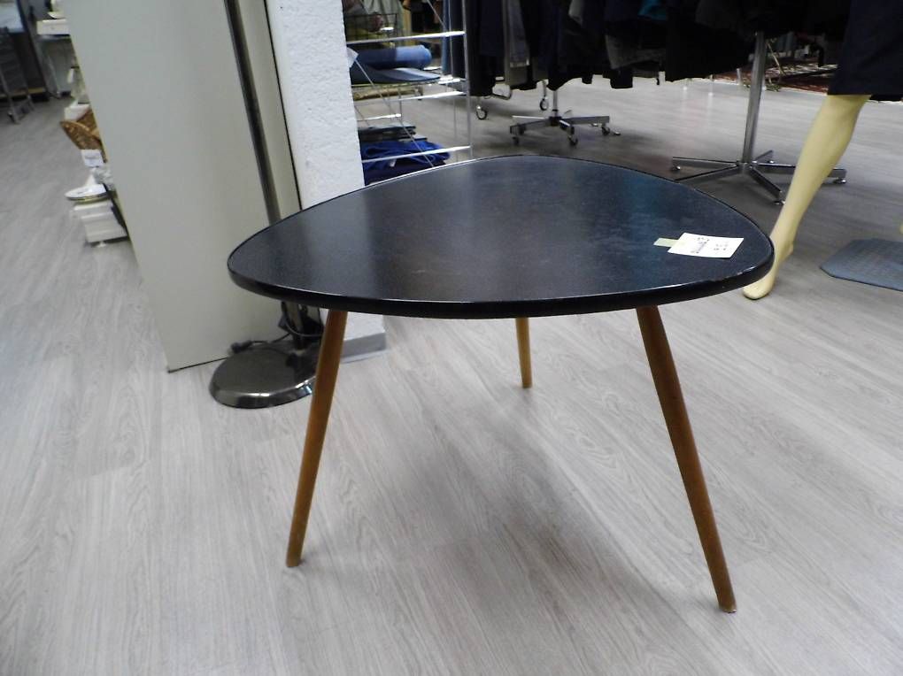 Tavoli: Original Nierentisch mit schwarzer Oberfläche – Usato da Schaffhausen venduto da Galleria13_Brocki_SH 1